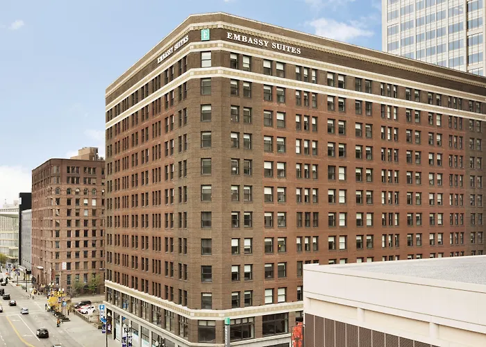 Embassy Suites By Hilton Minneapolis Downtown Hotel