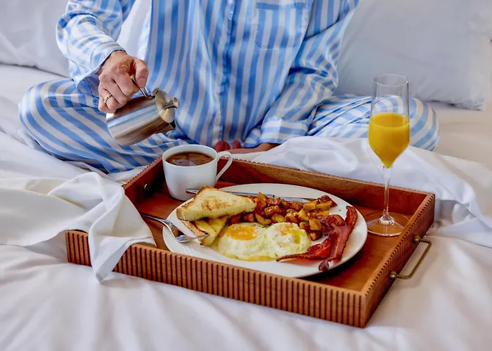Dog friendly hotels W Minneapolis - The Foshay